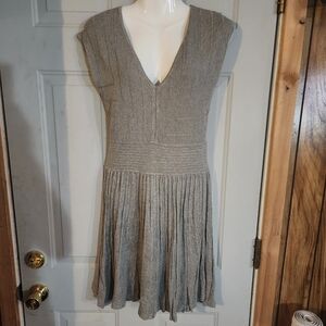 Very cute flowy dress